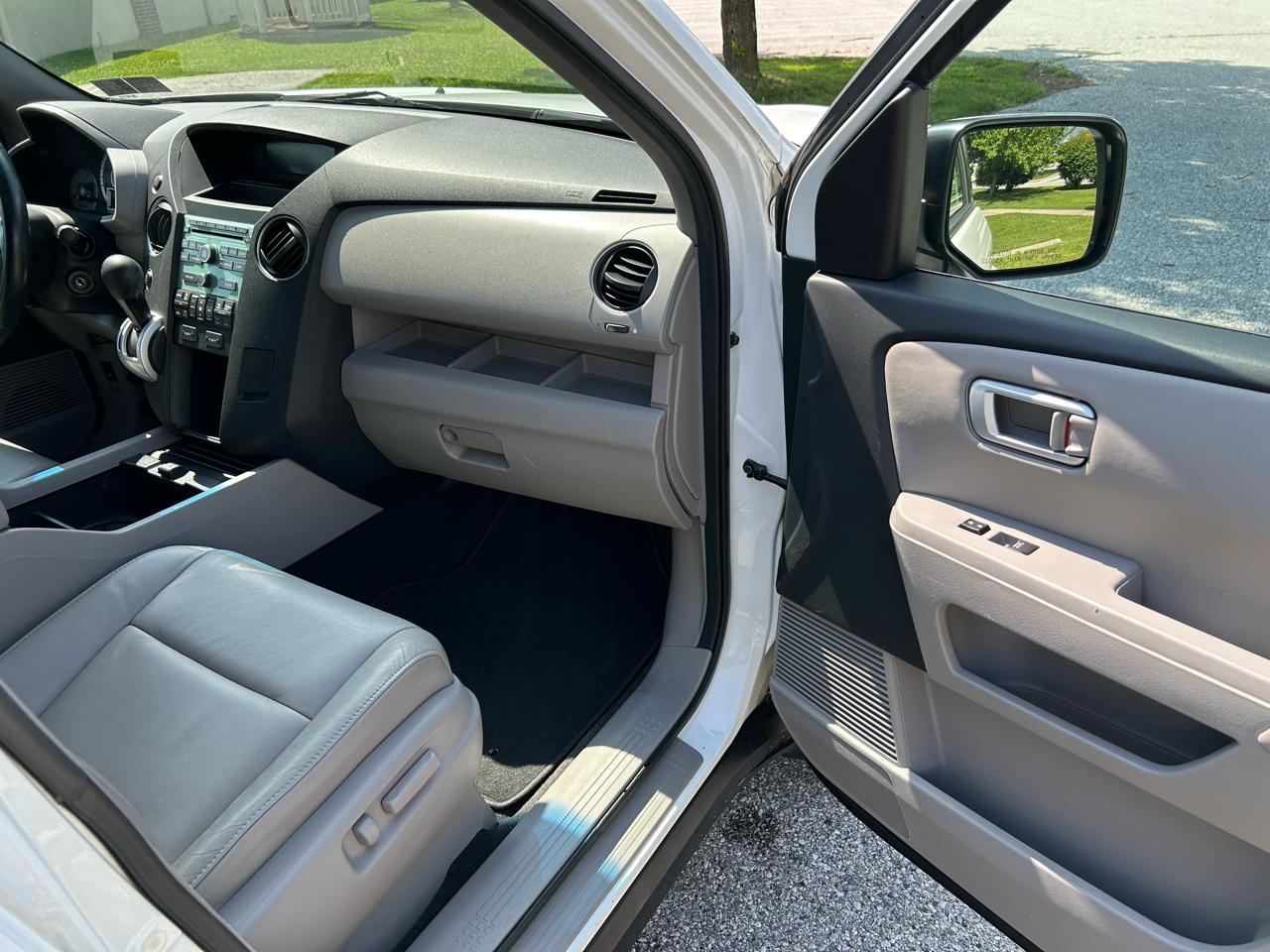 Honda Pilot EX-L 4WD 5-Spd AT 2011