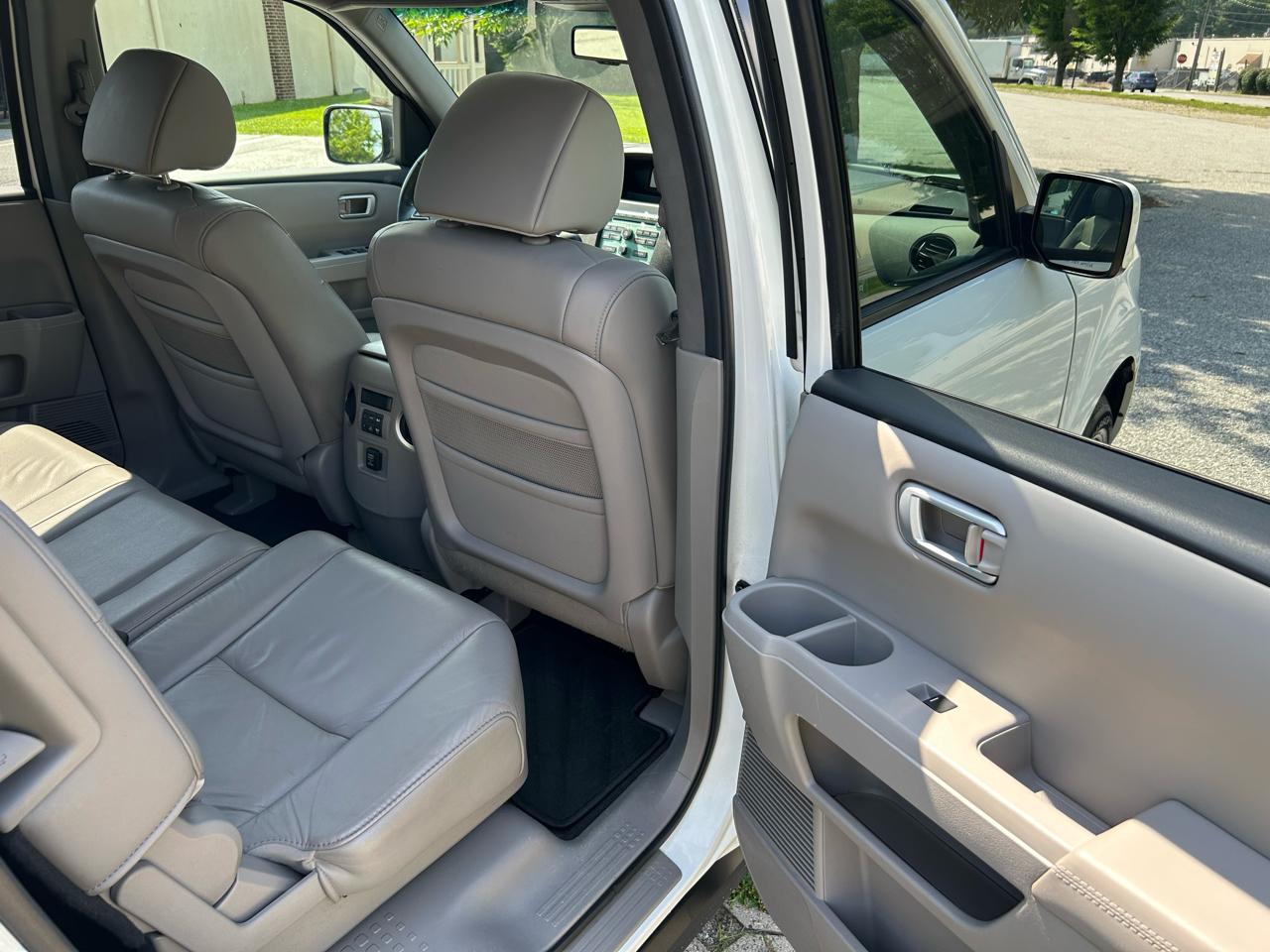 Honda Pilot EX-L 4WD 5-Spd AT 2011