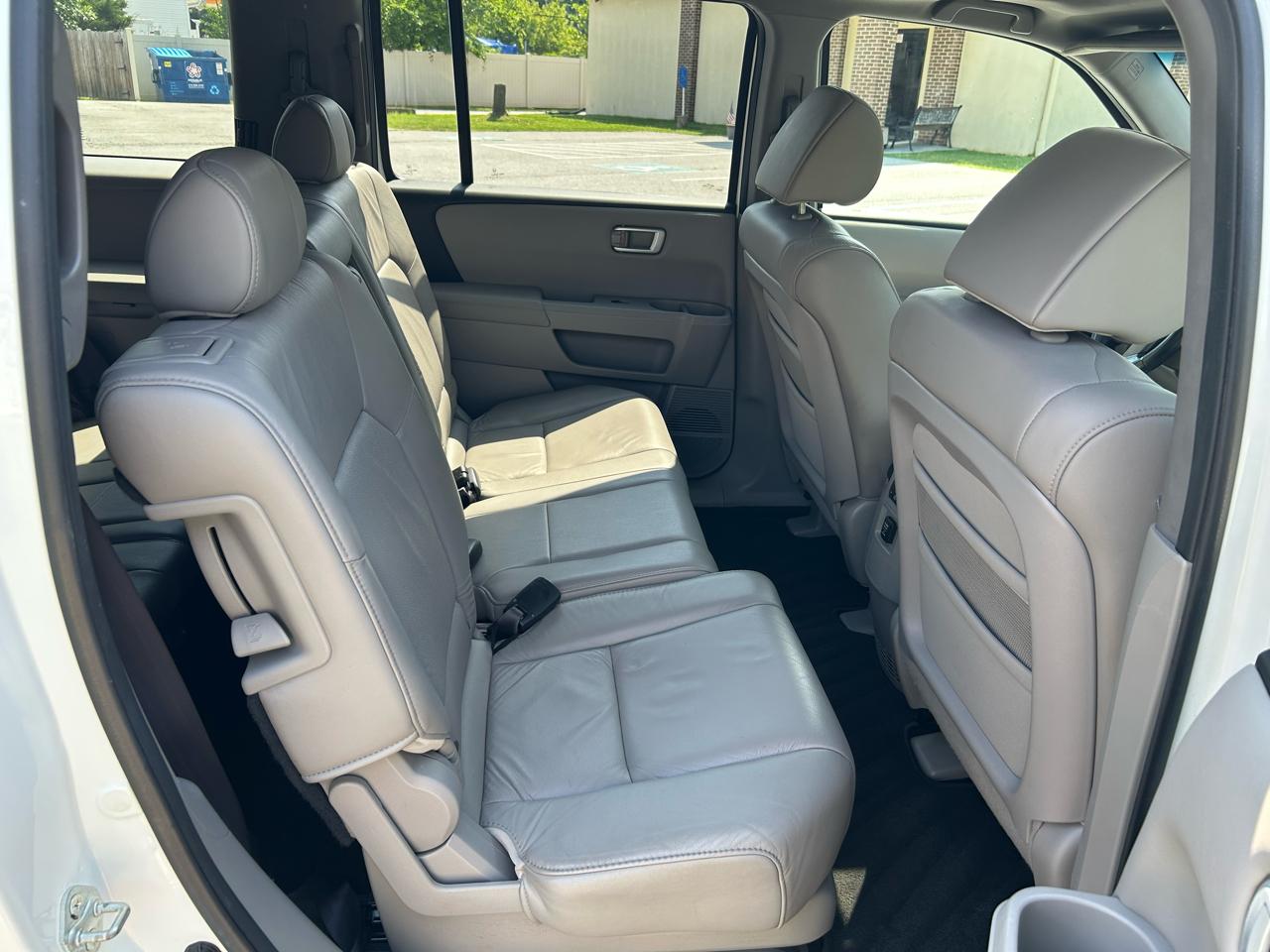 Honda Pilot EX-L 4WD 5-Spd AT 2011