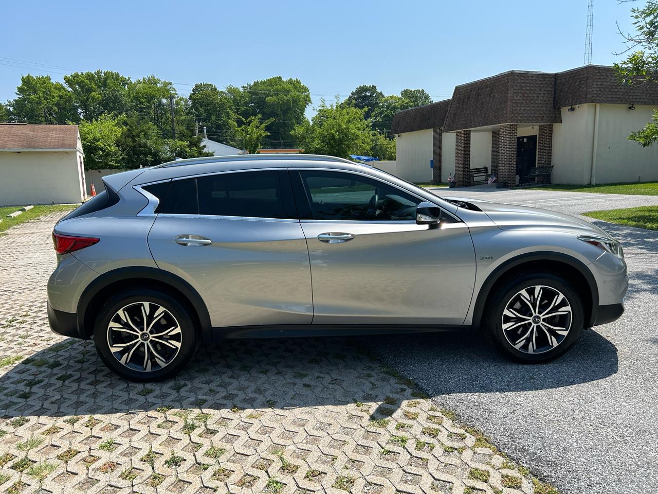 Infiniti QX30 Luxury AWD 2018