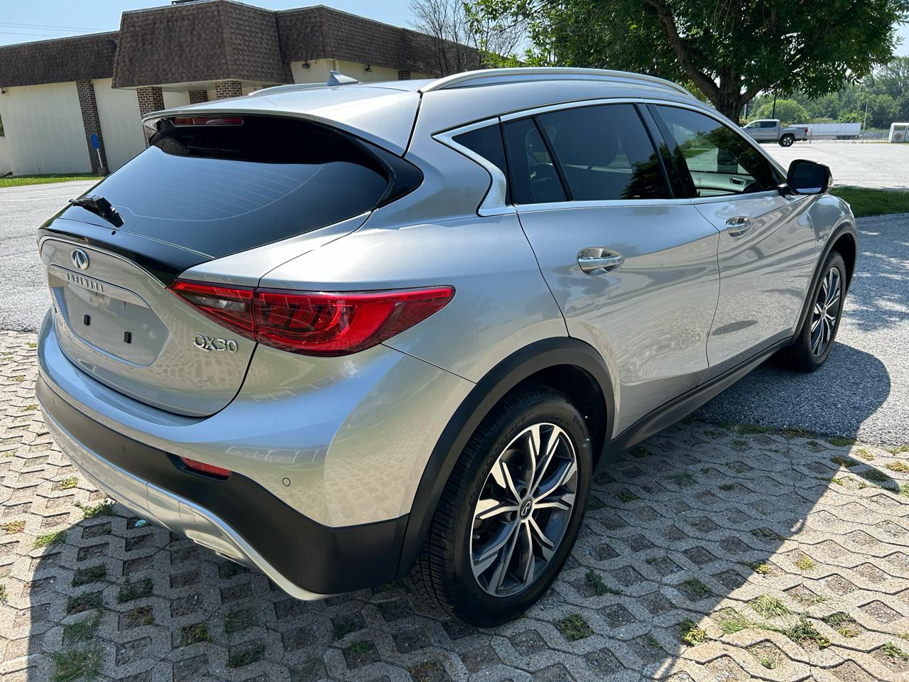 Infiniti QX30 Luxury AWD 2018