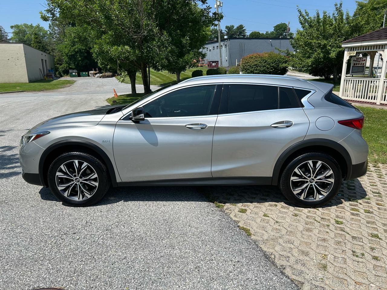 Infiniti QX30 Luxury AWD 2018
