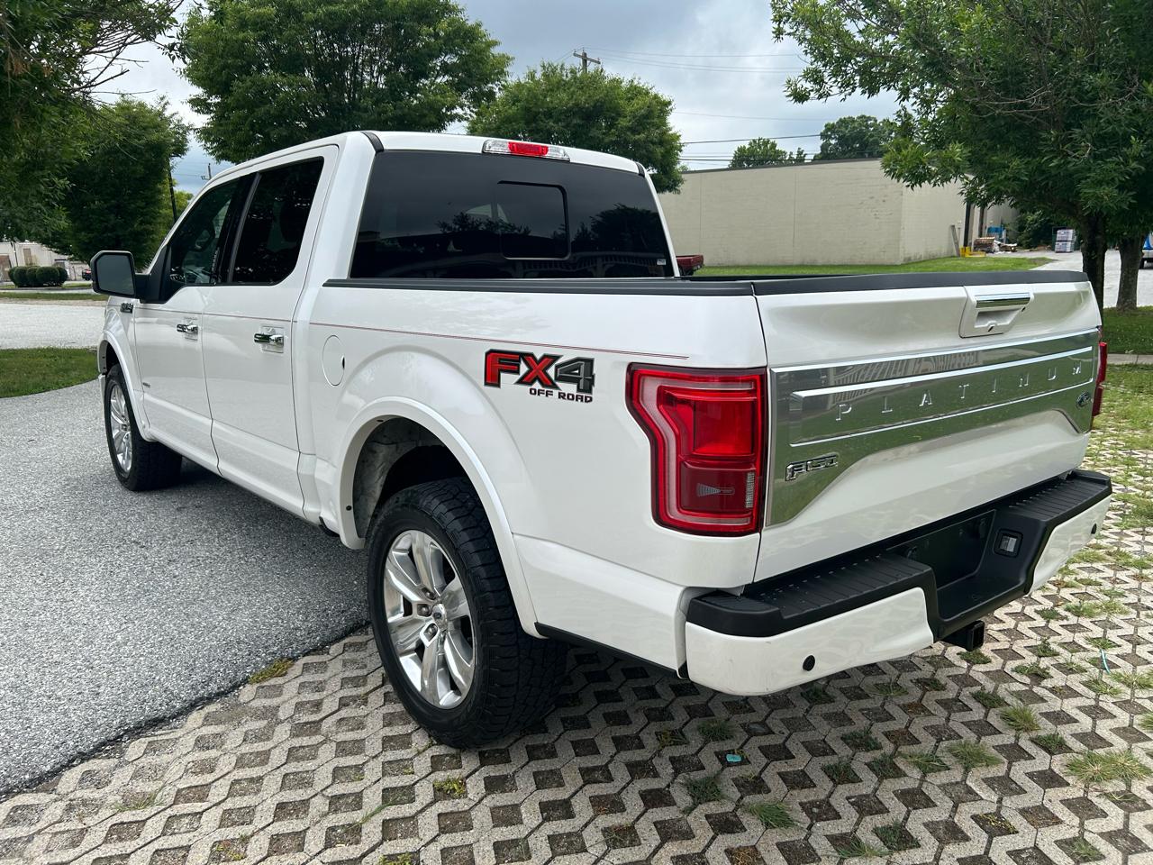 Ford F-150 Platinum SuperCrew 5.5-ft. Bed 4WD 2015