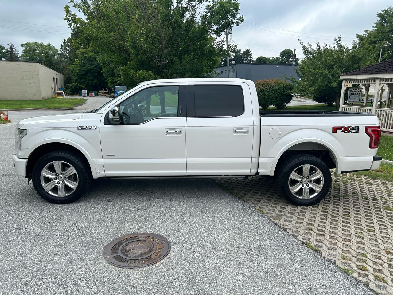 Ford F-150 Platinum SuperCrew 5.5-ft. Bed 4WD 2015