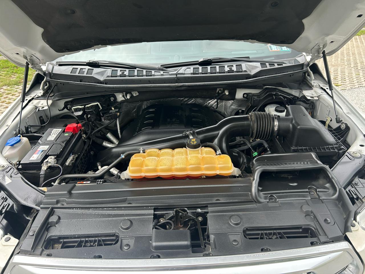 Ford F-150 Platinum SuperCrew 5.5-ft. Bed 4WD 2015