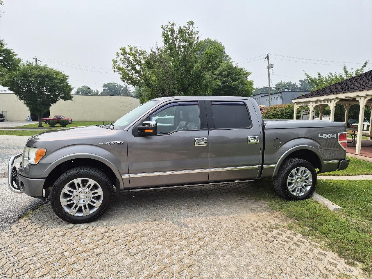 Ford F-150 Lariat SuperCrew 5.5-ft. Bed 4WD 2010
