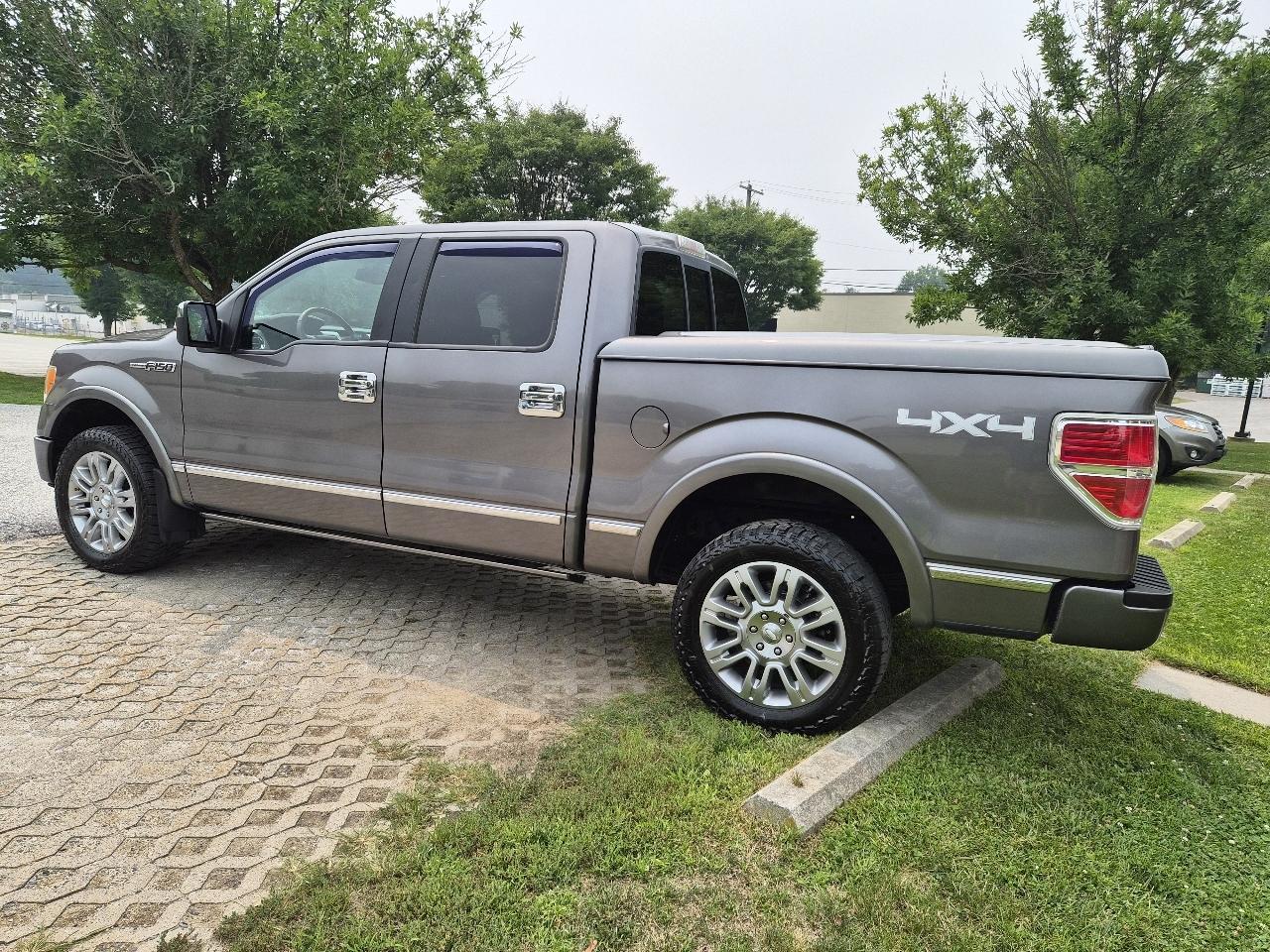 Ford F-150 Lariat SuperCrew 5.5-ft. Bed 4WD 2010