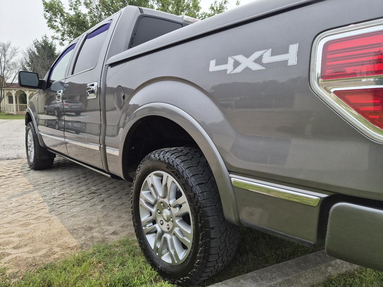 Ford F-150 Lariat SuperCrew 5.5-ft. Bed 4WD 2010