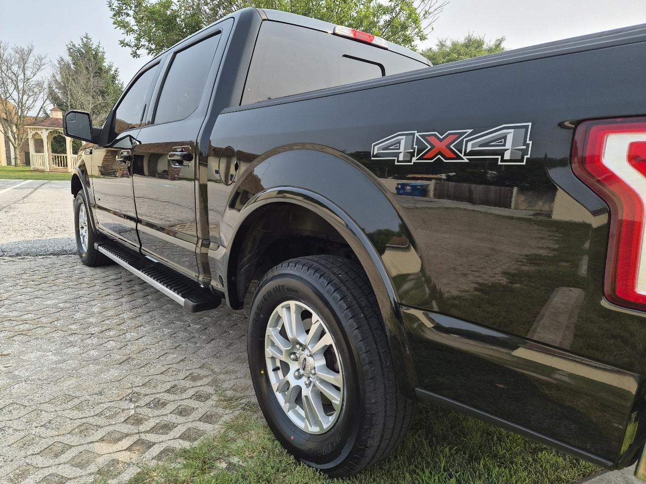 Ford F-150 Lariat SuperCrew 5.5-ft. Bed 4WD 2016
