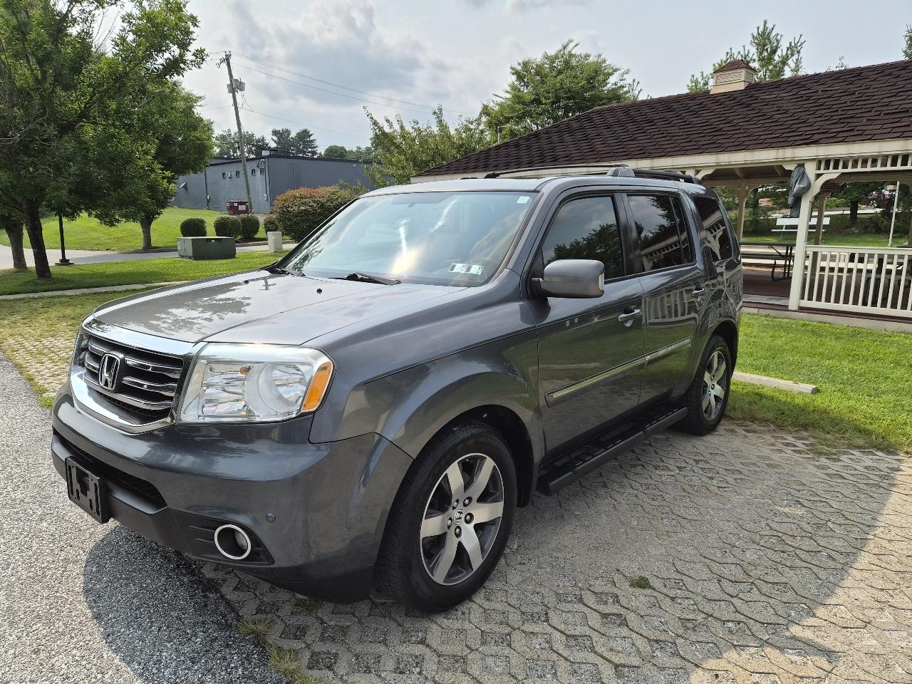 Honda Pilot Touring 4D SUV 4WD 2013