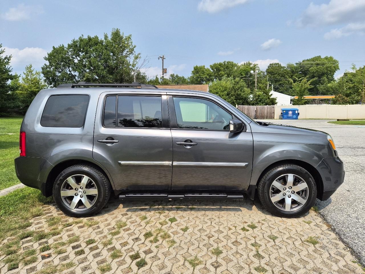 Honda Pilot Touring 4D SUV 4WD 2013