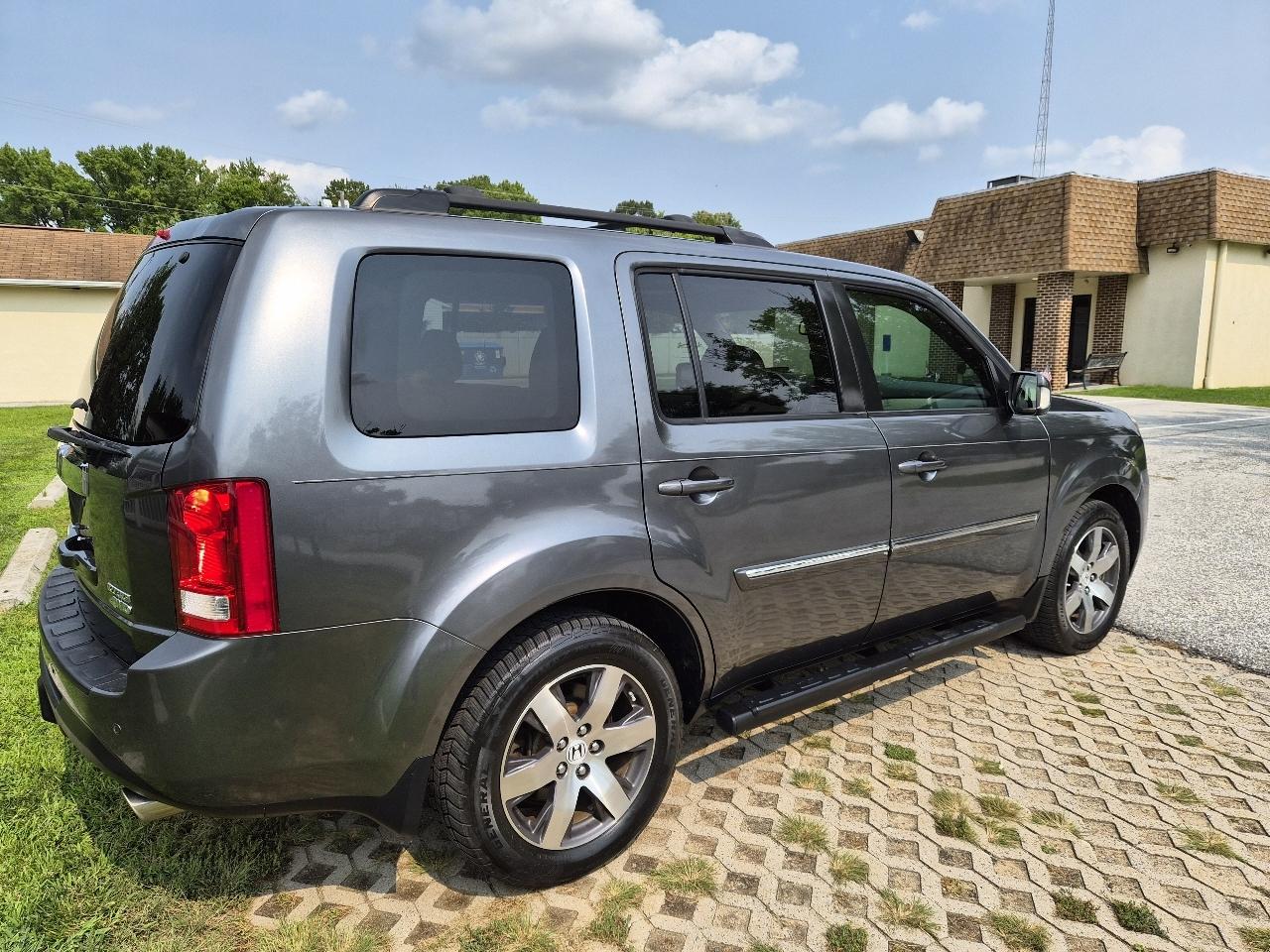 Honda Pilot Touring 4D SUV 4WD 2013