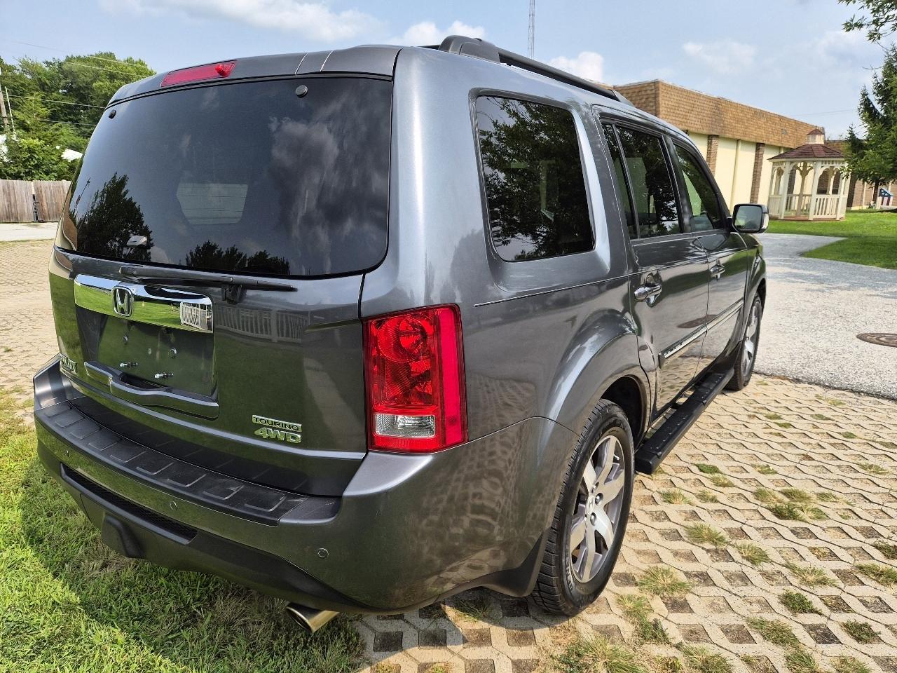 Honda Pilot Touring 4D SUV 4WD 2013