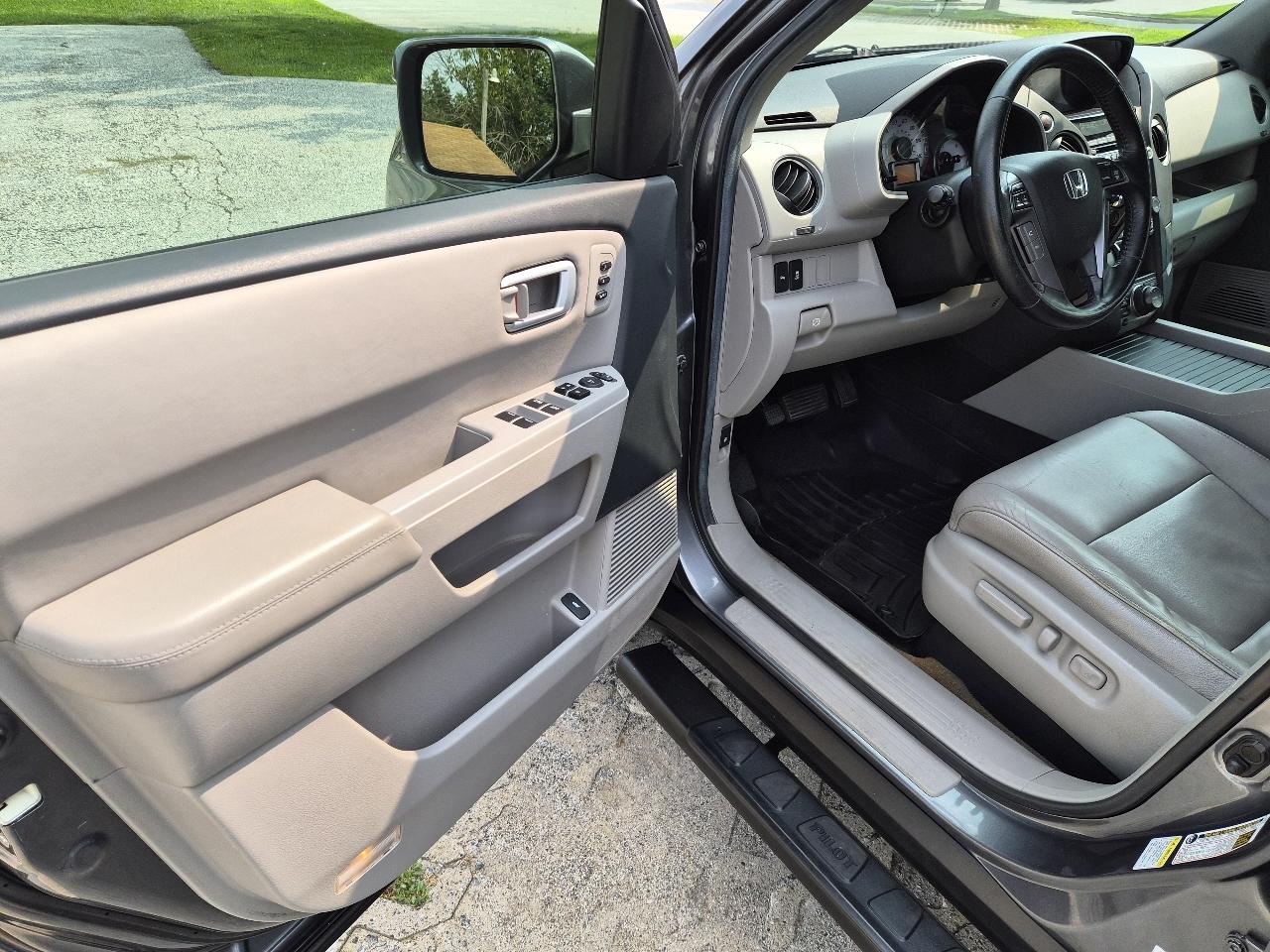Honda Pilot Touring 4D SUV 4WD 2013