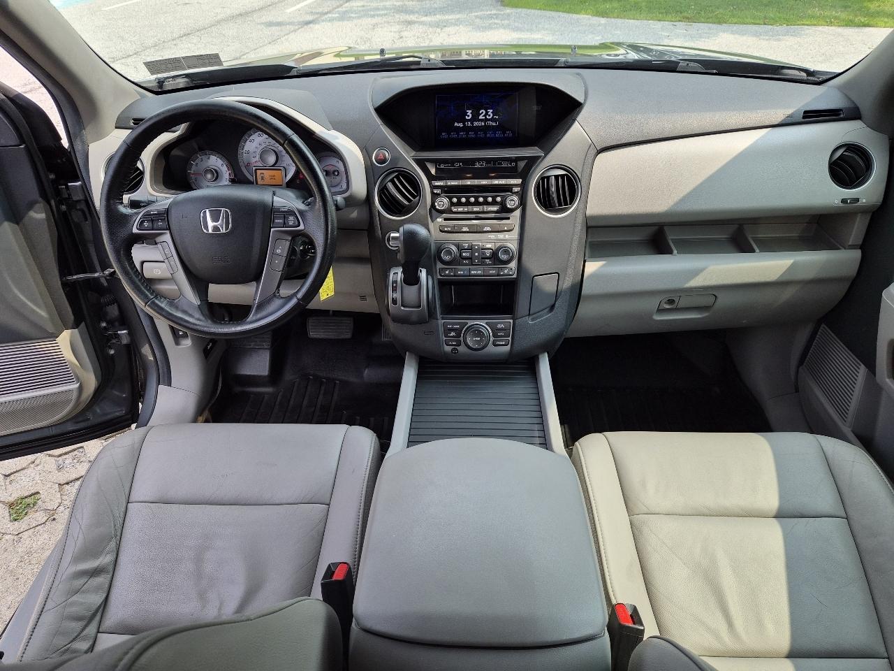 Honda Pilot Touring 4D SUV 4WD 2013
