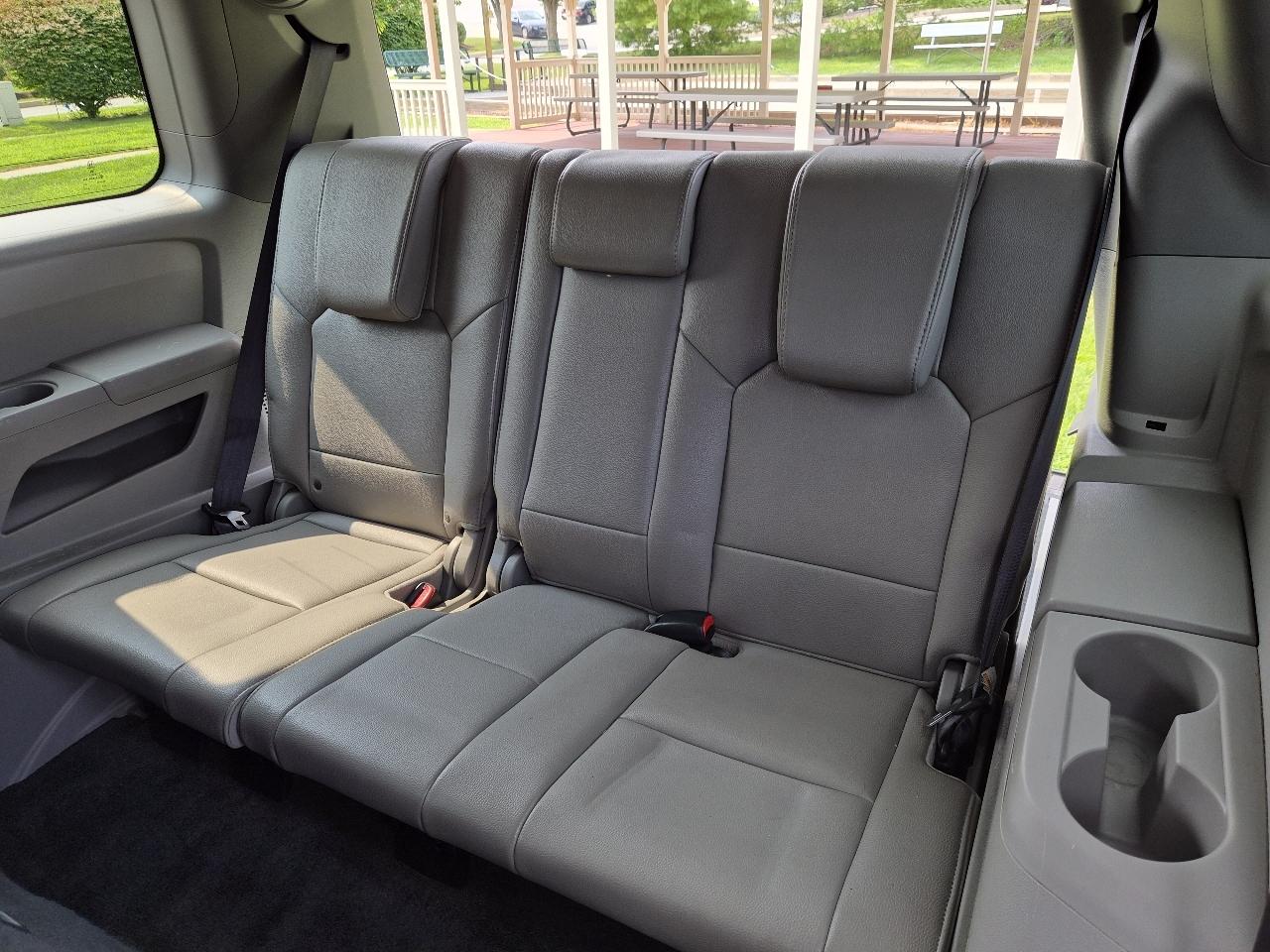 Honda Pilot Touring 4D SUV 4WD 2013