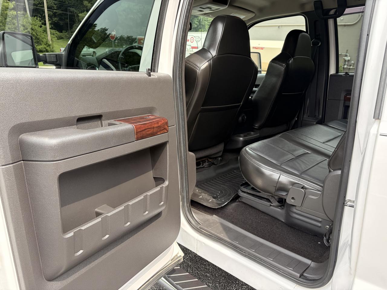 Ford F-250 SD Lariat Crew Cab 4WD 2010