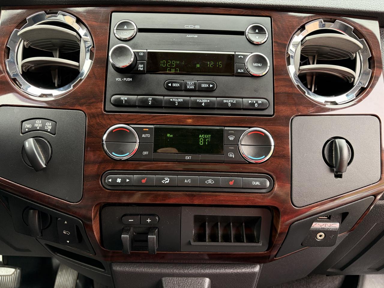 Ford F-250 SD Lariat Crew Cab 4WD 2010
