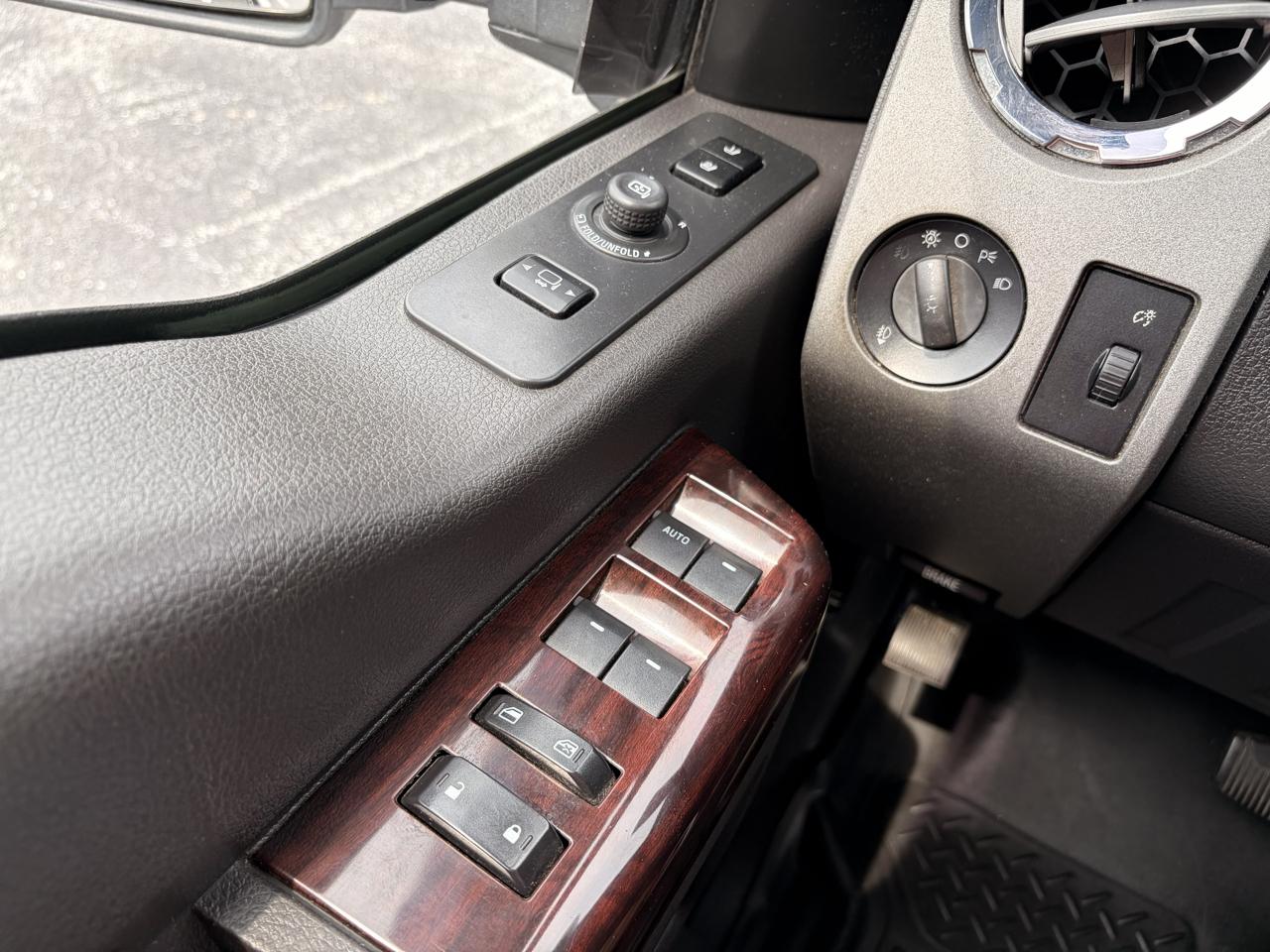 Ford F-250 SD Lariat Crew Cab 4WD 2010