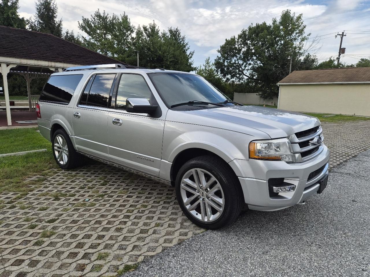 Ford Expedition EL Platinum 4WD 2017