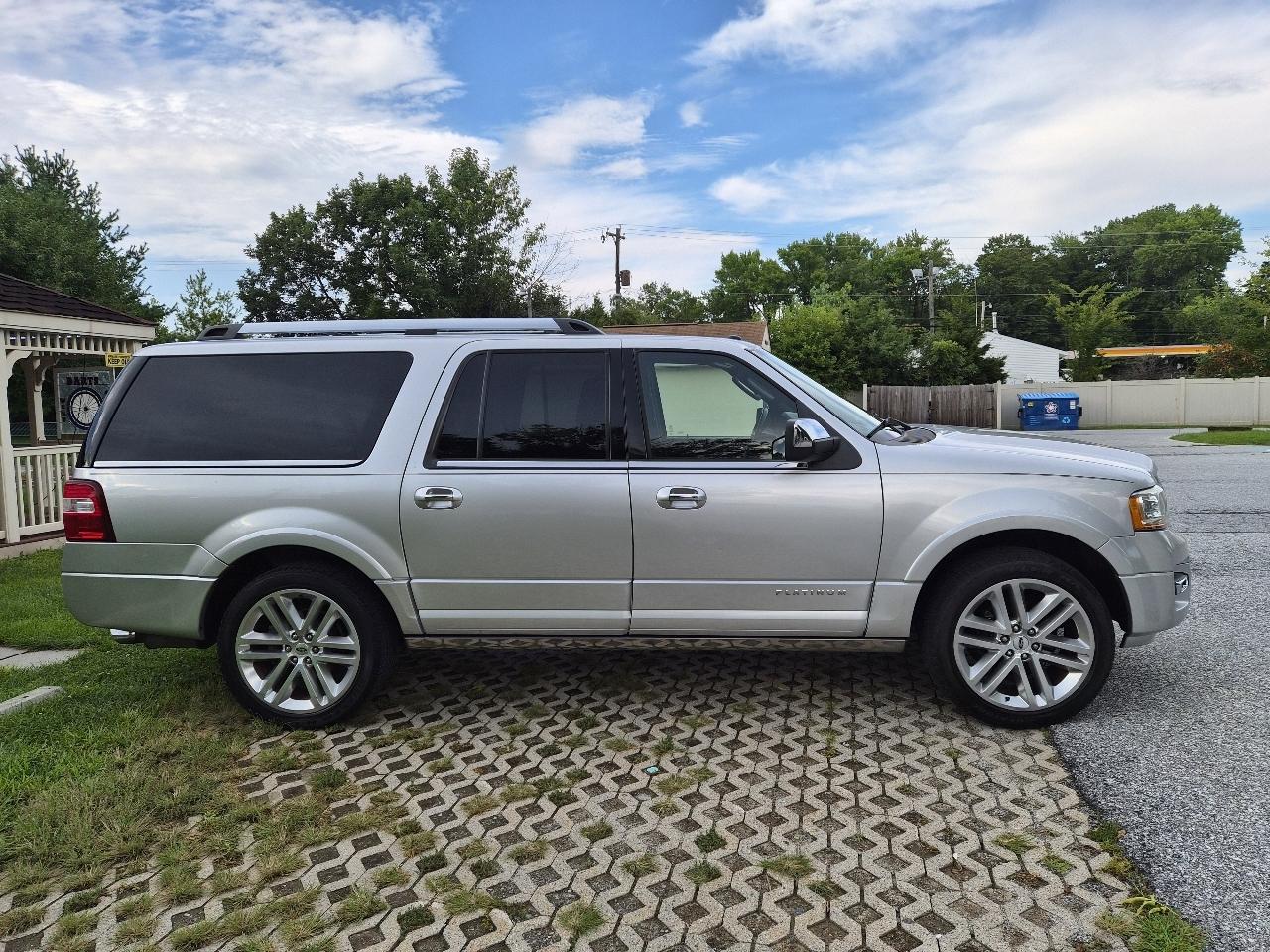 Ford Expedition EL Platinum 4WD 2017