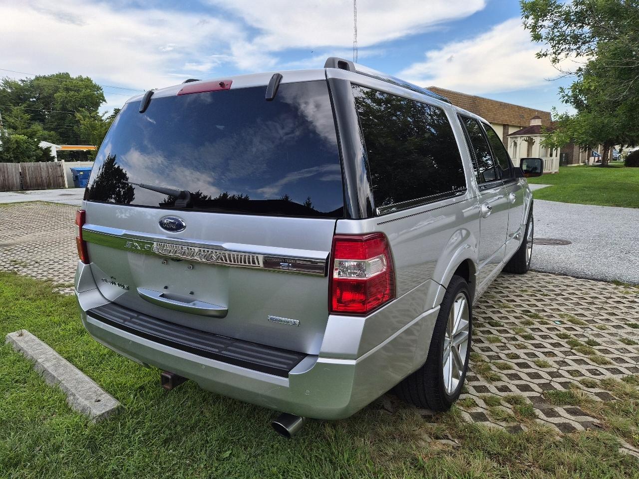 Ford Expedition EL Platinum 4WD 2017