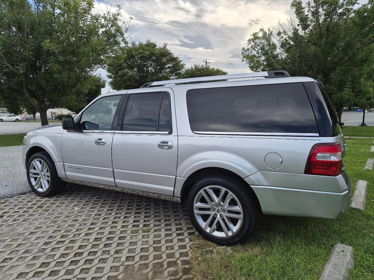Ford Expedition EL Platinum 4WD 2017
