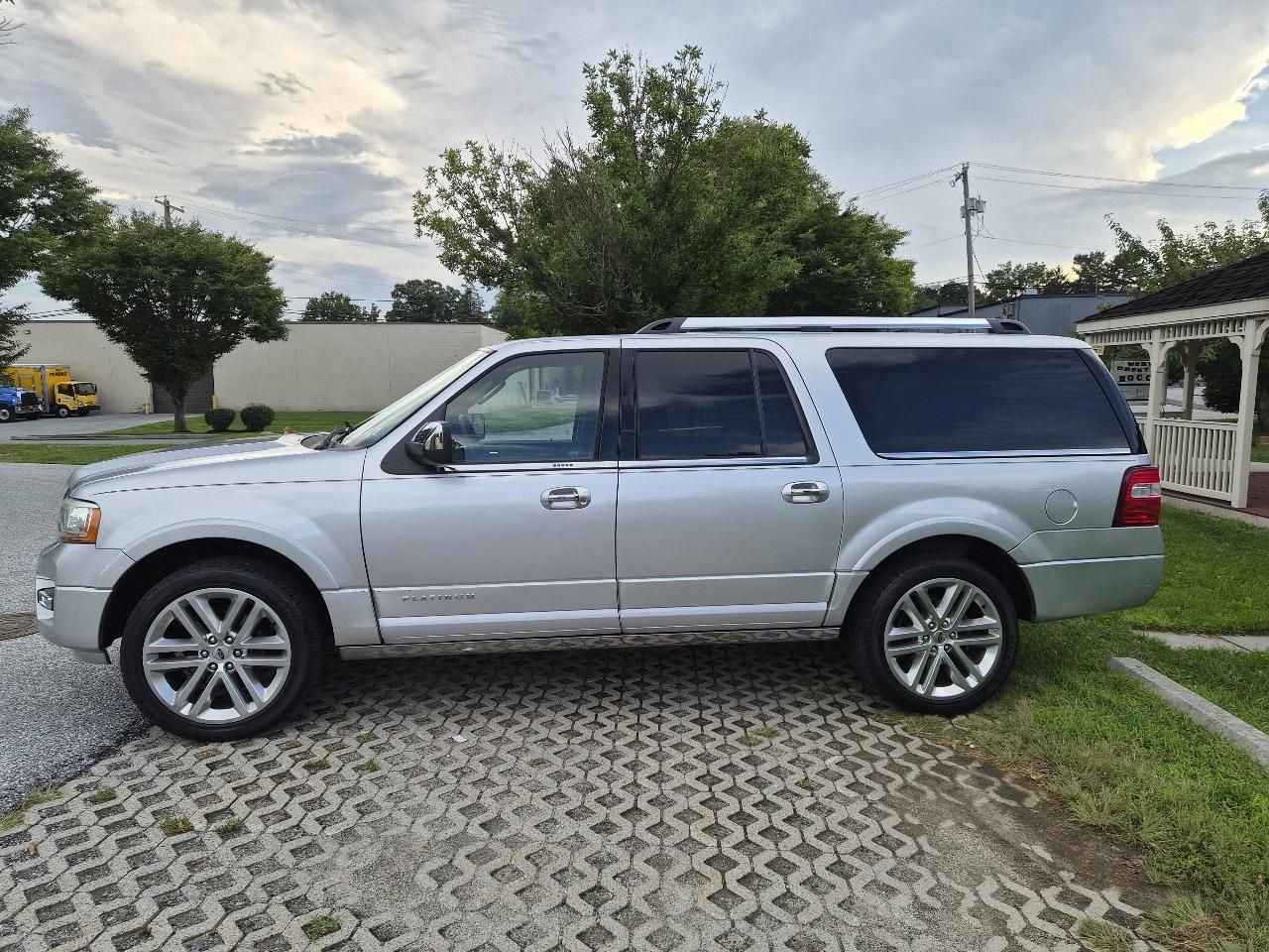 Ford Expedition EL Platinum 4WD 2017