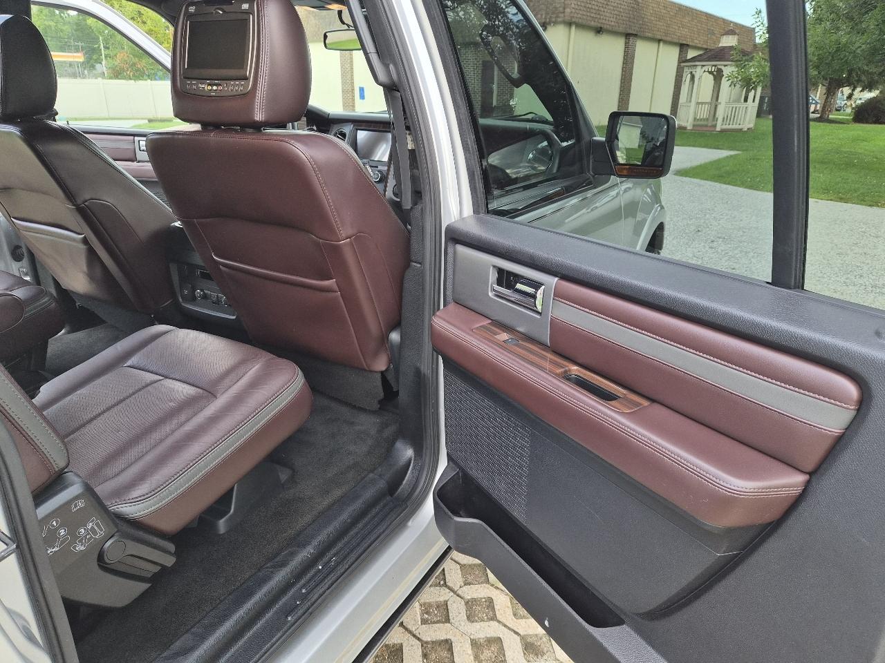 Ford Expedition EL Platinum 4WD 2017
