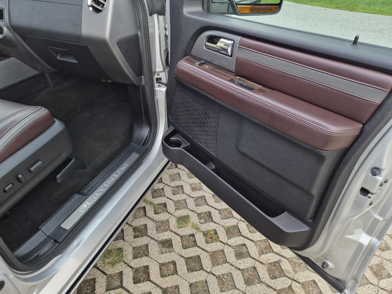 Ford Expedition EL Platinum 4WD 2017