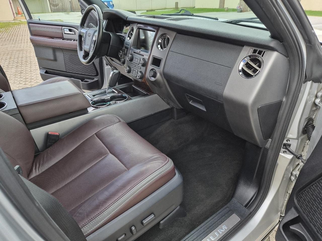 Ford Expedition EL Platinum 4WD 2017