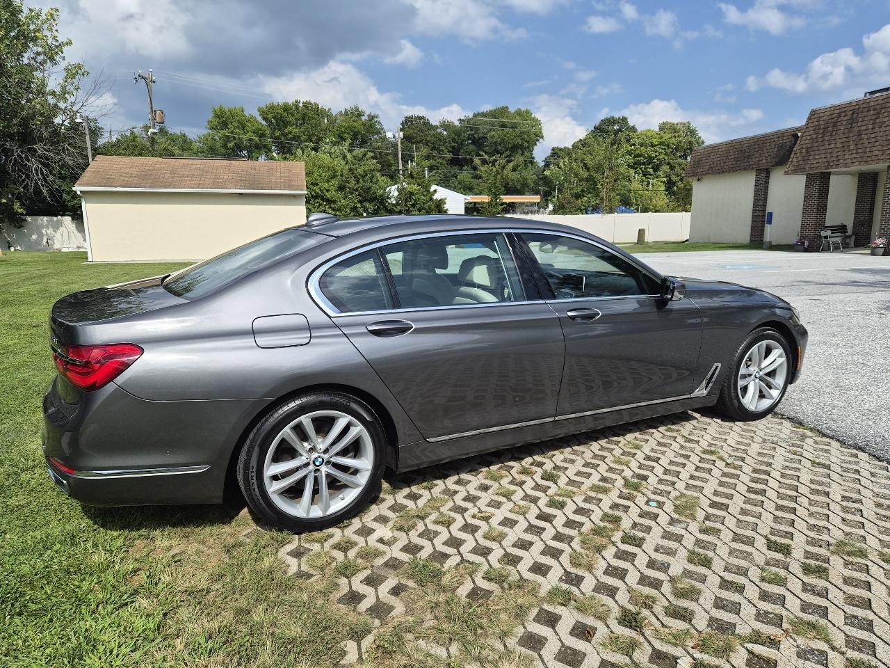 BMW 7-Series 750i xDrive 2016