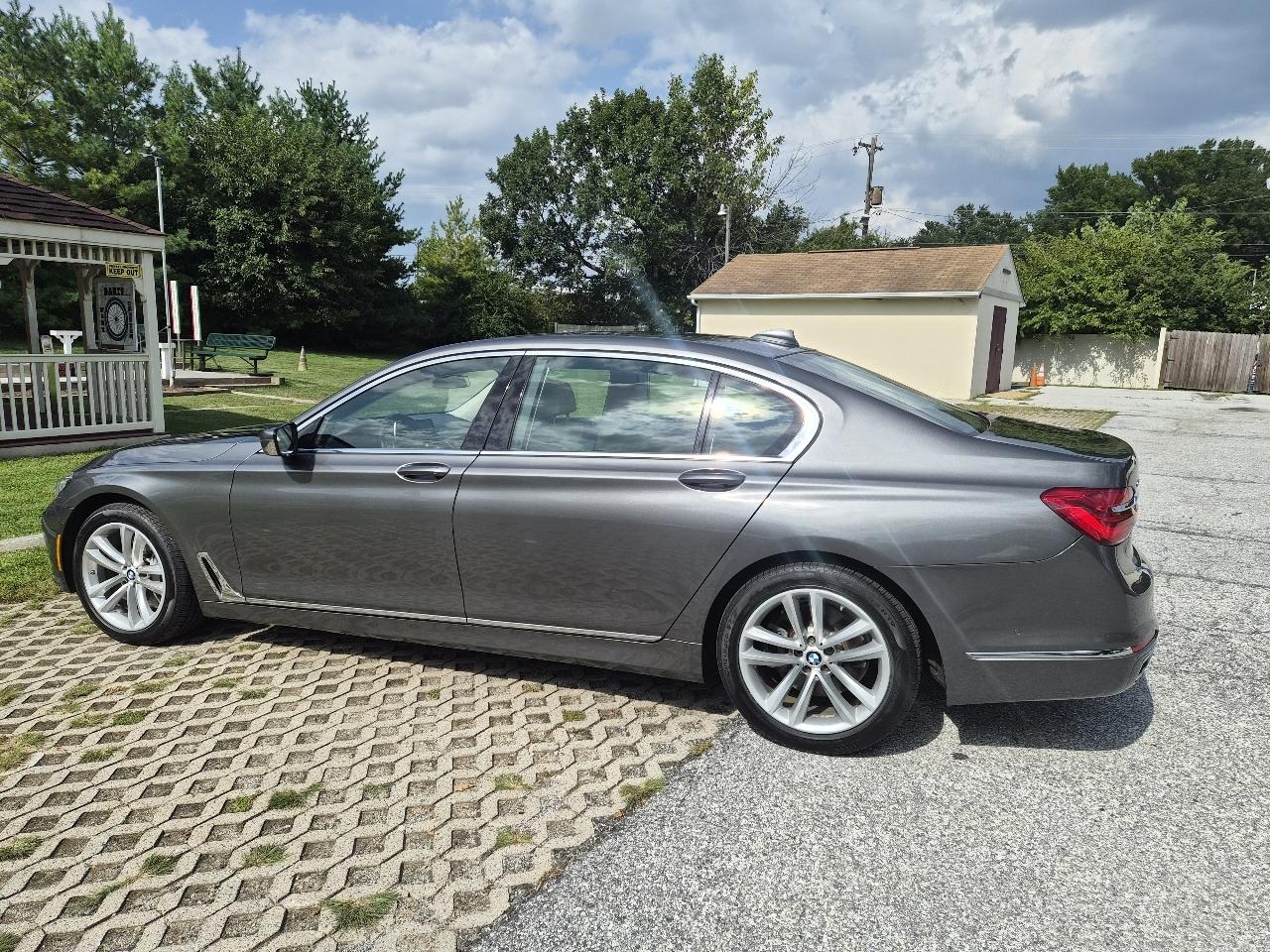 BMW 7-Series 750i xDrive 2016