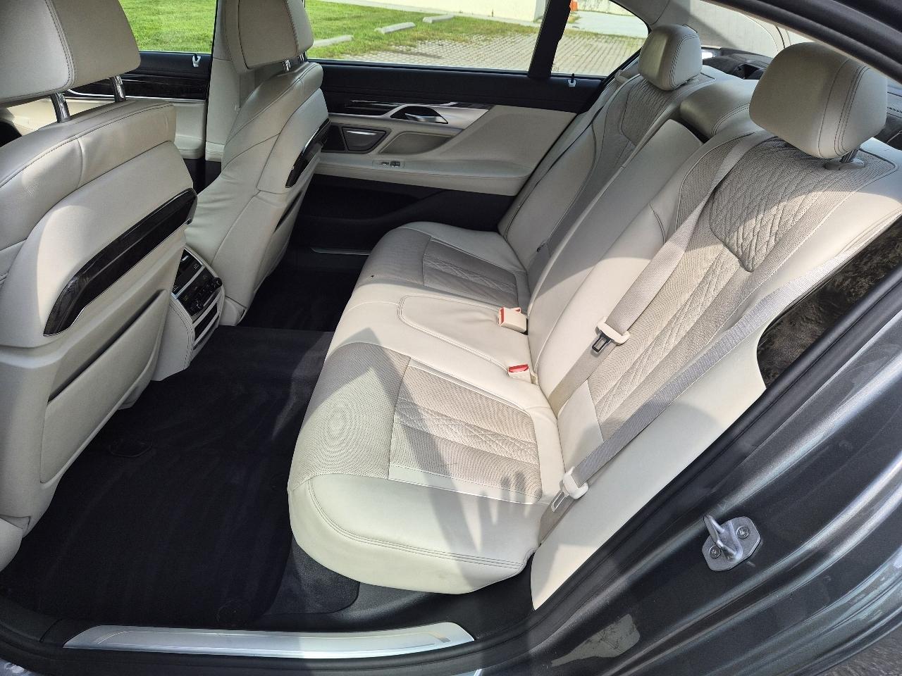 BMW 7-Series 750i xDrive 2016