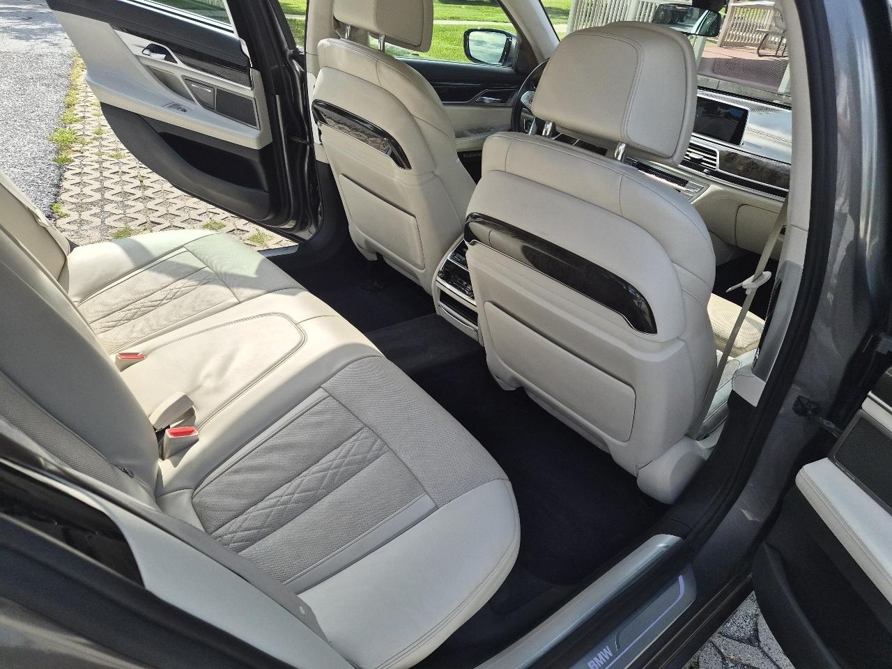 BMW 7-Series 750i xDrive 2016