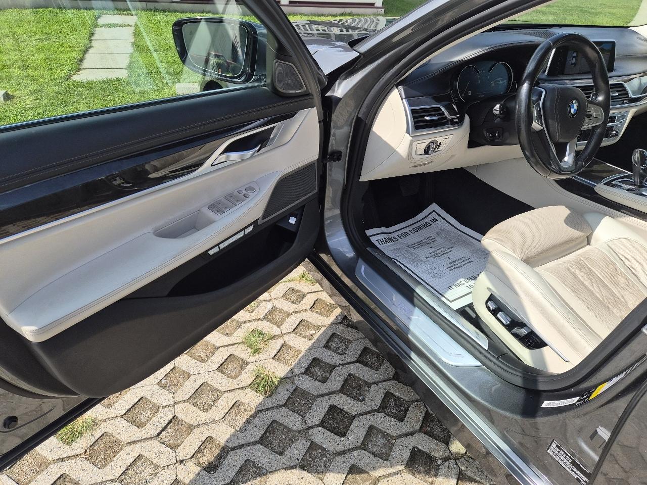 BMW 7-Series 750i xDrive 2016