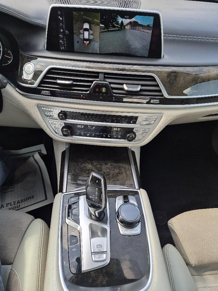 BMW 7-Series 750i xDrive 2016