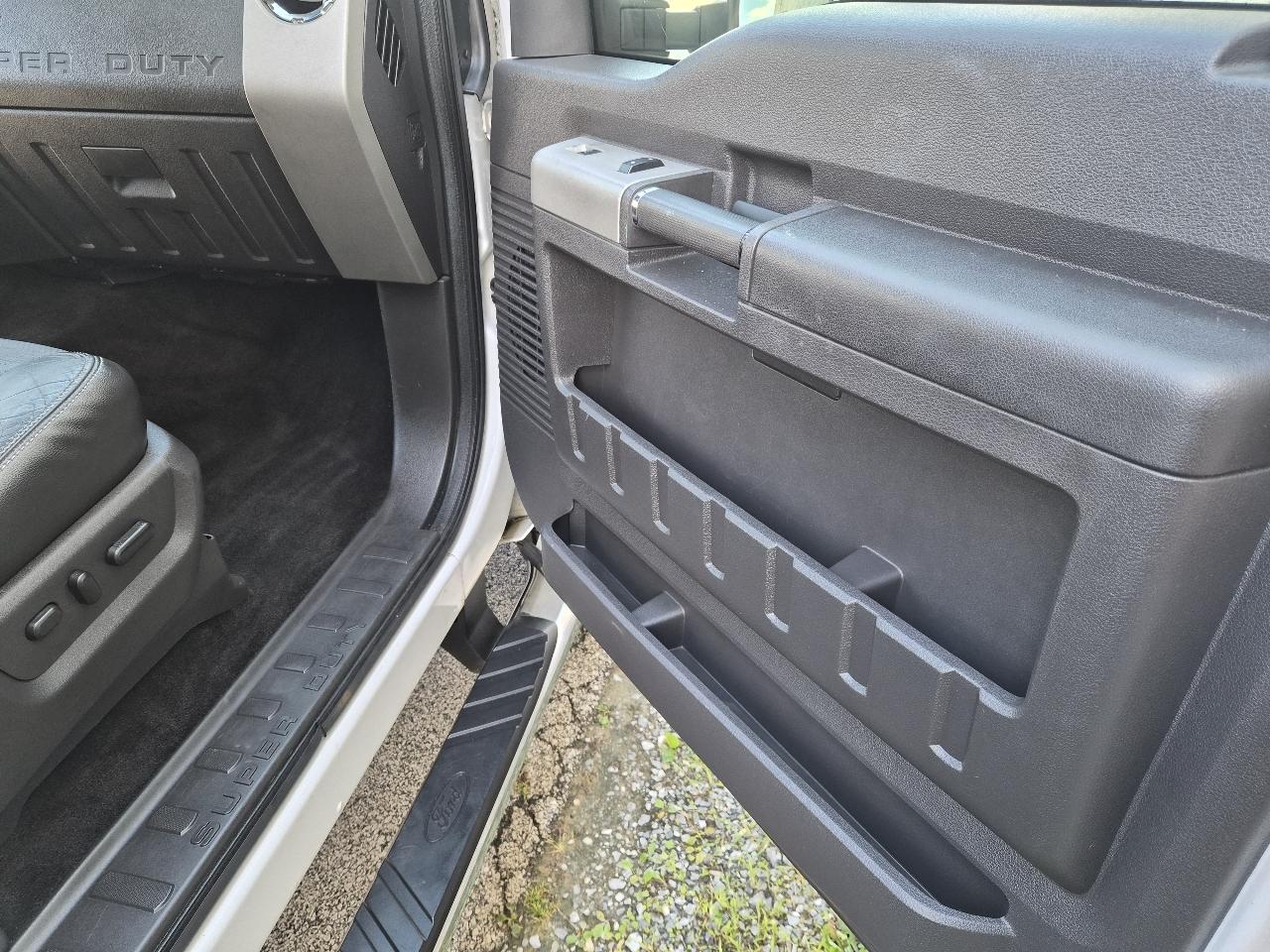 Ford F-350 SD Lariat Crew Cab 4WD 2014