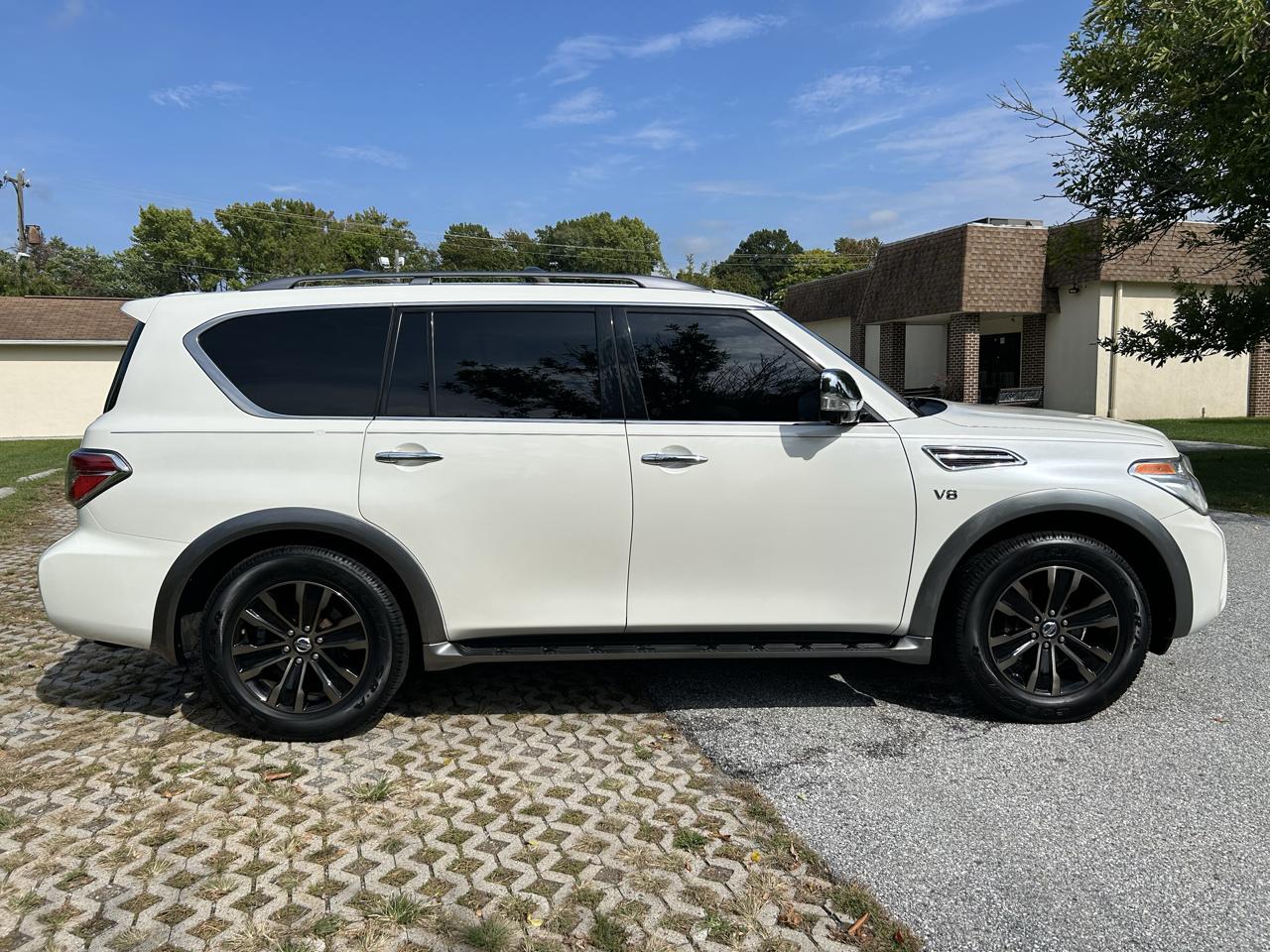 Nissan Armada Platinum AWD 2017