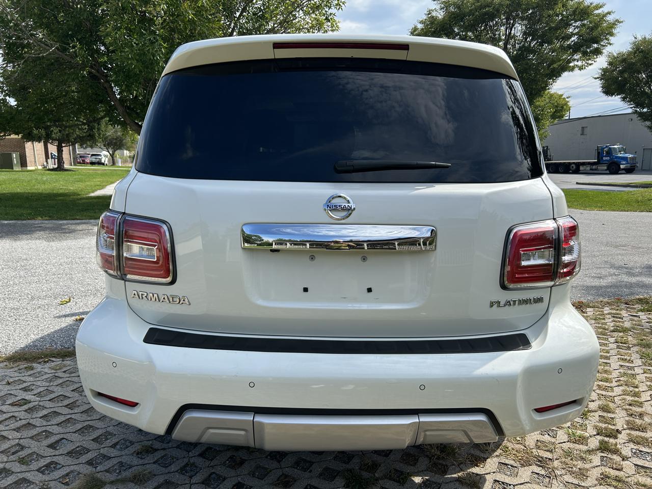 Nissan Armada Platinum AWD 2017