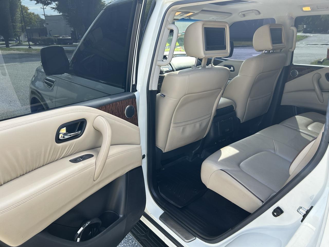 Nissan Armada Platinum AWD 2017