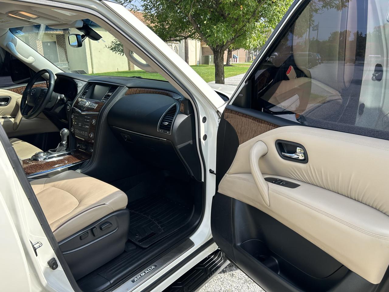 Nissan Armada Platinum AWD 2017