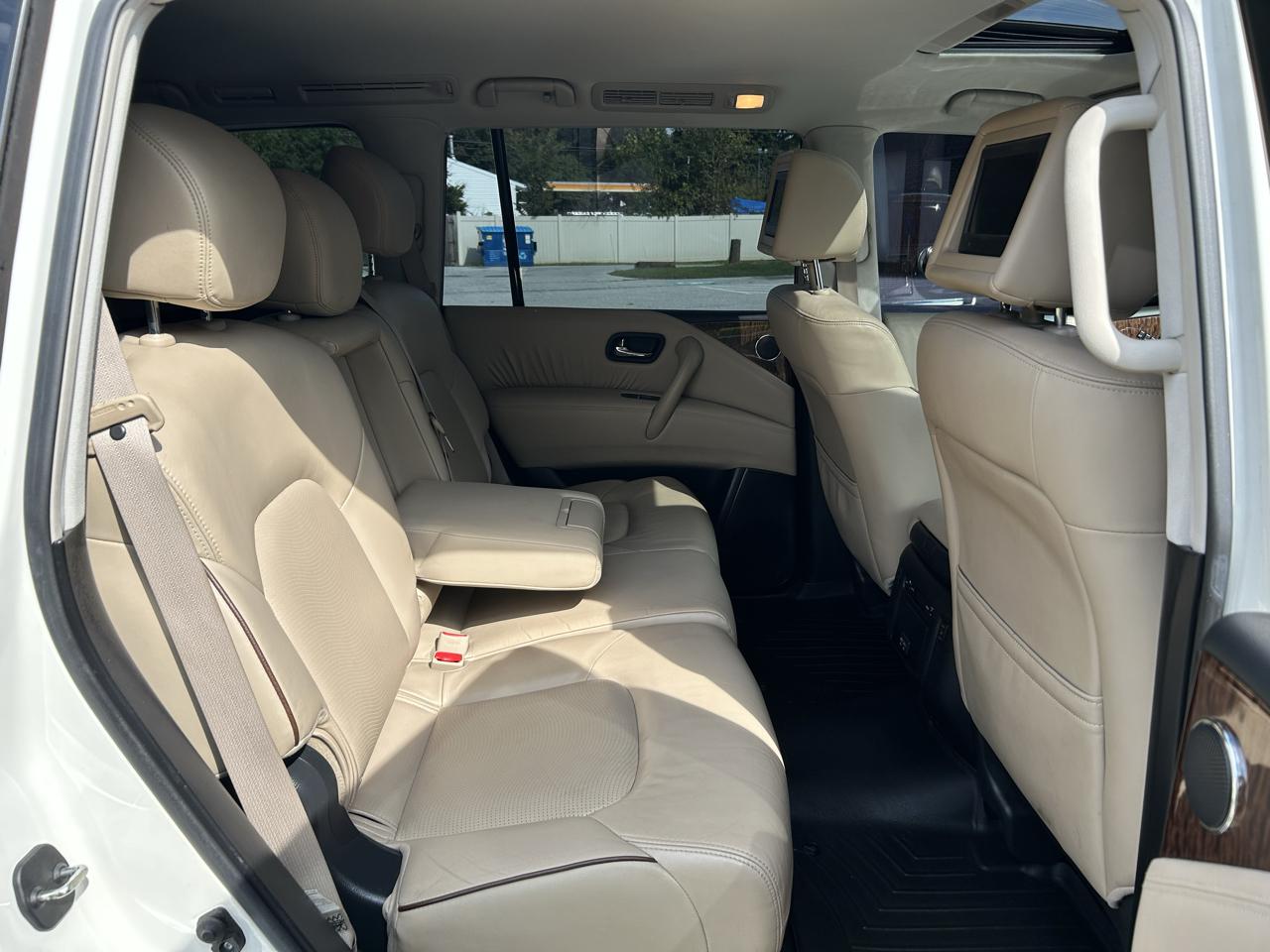 Nissan Armada Platinum AWD 2017