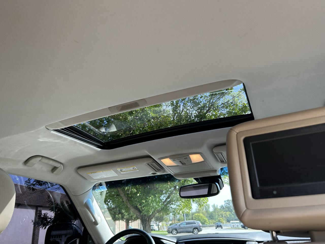 Nissan Armada Platinum AWD 2017