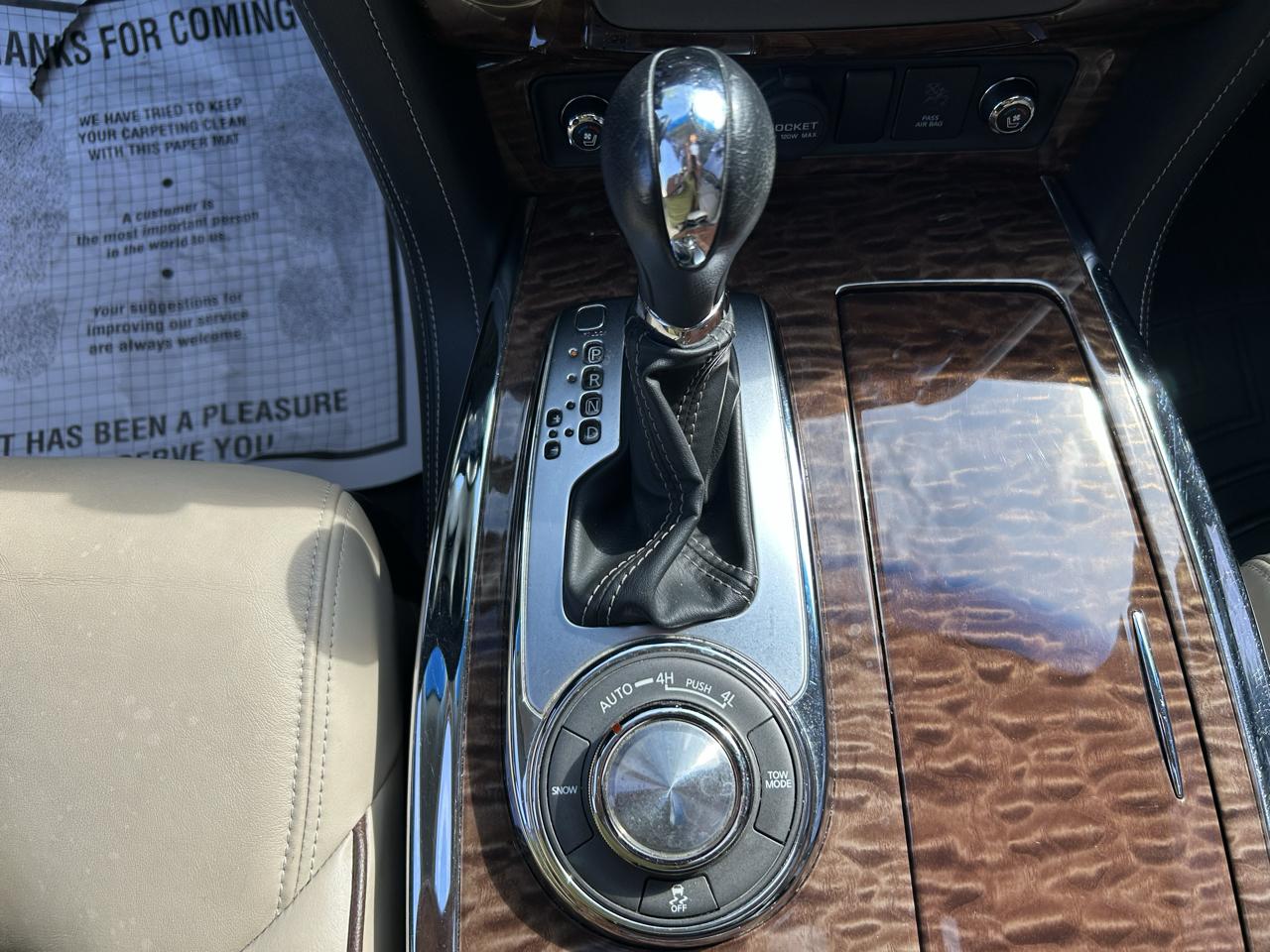 Nissan Armada Platinum AWD 2017