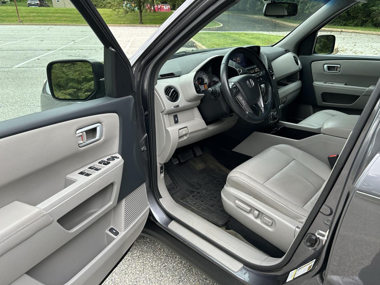 Honda Pilot EX-L 4WD 5-Spd AT with Navigation 2015