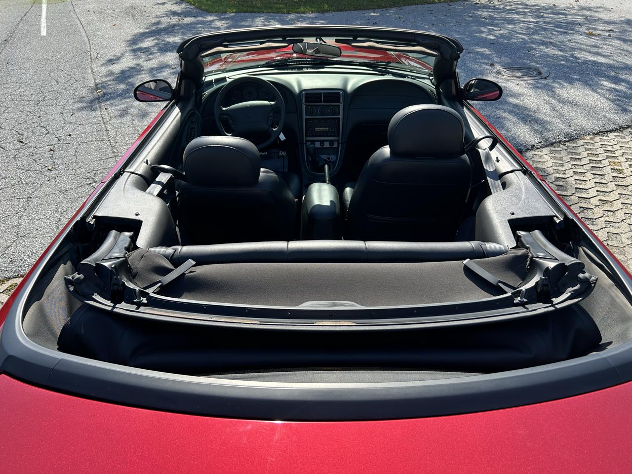 Ford Mustang GT Deluxe Convertible 2004