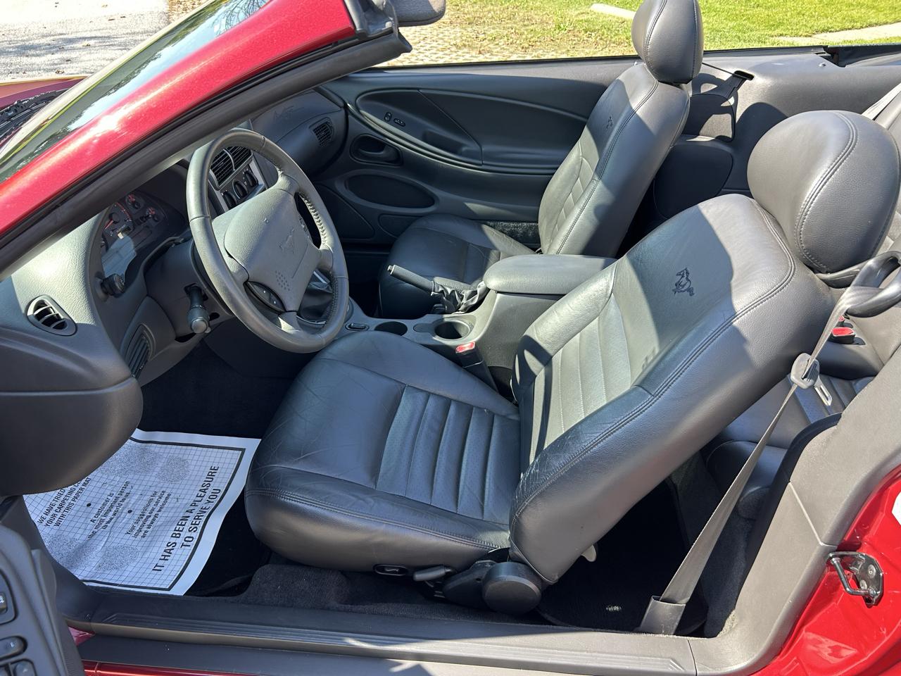 Ford Mustang GT Deluxe Convertible 2004