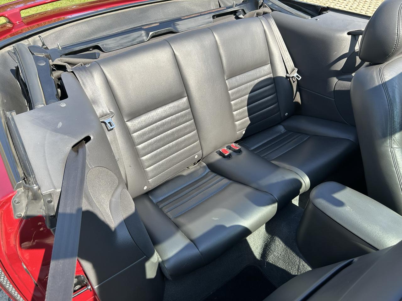 Ford Mustang GT Deluxe Convertible 2004