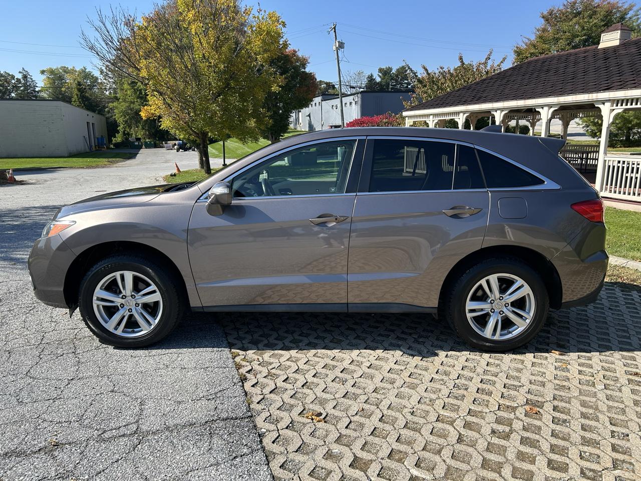 Acura RDX 6-Spd AT AWD w/ Technology Package 2013